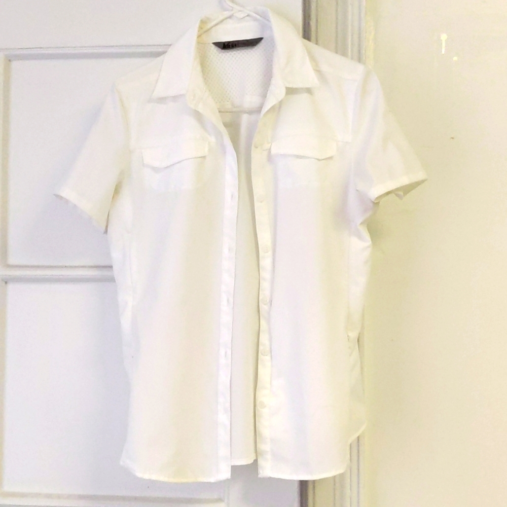 REI Women's Medium Sahara Short Sleeve Shirt